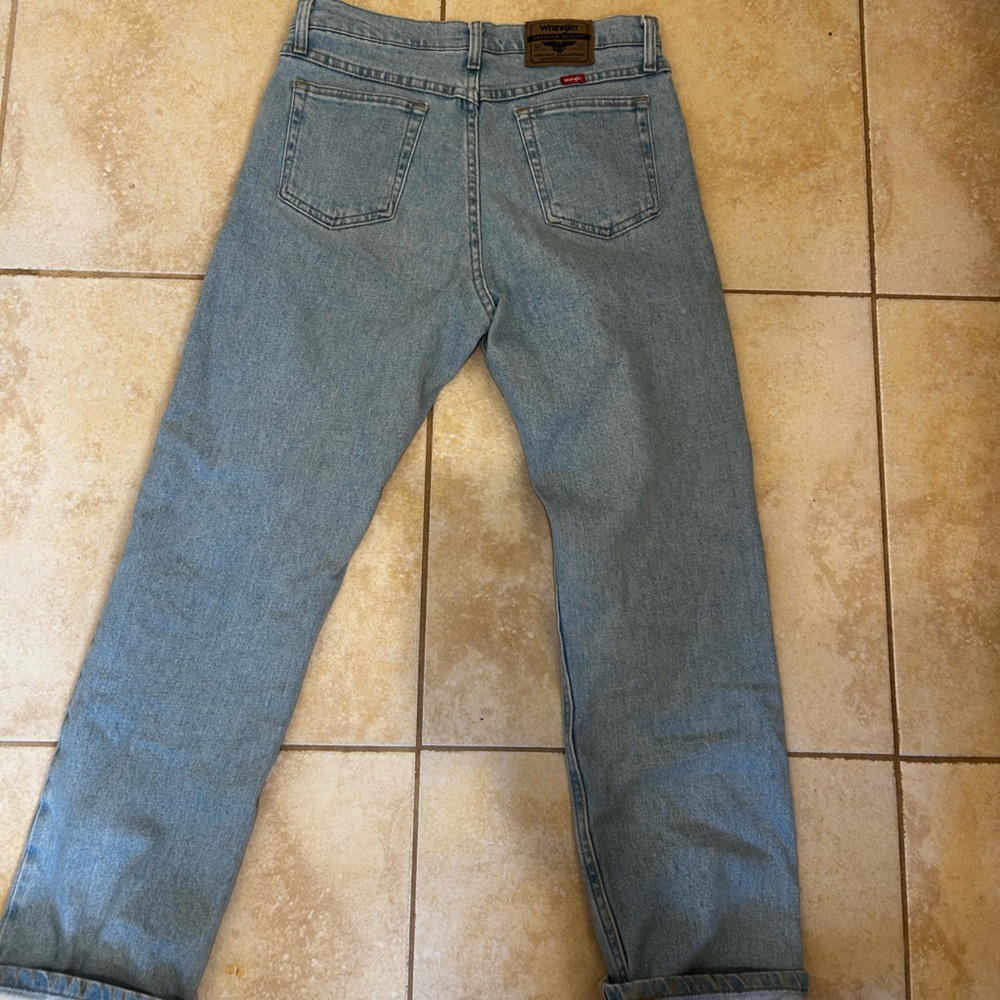 Wrangler Light Wash Relaxed Fit Jeans - Picture 3 of 5